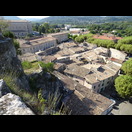 Blick von der Oberstadt auf Häuser der Unterstadt. Links oben das Maison des Chevaliers